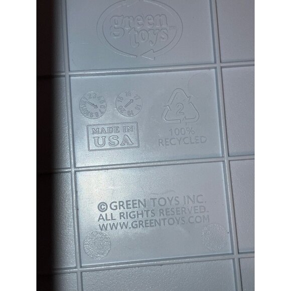 Green Toys Barn Farm Playset Lambs, Pig, Farmer - Picture 10 of 10